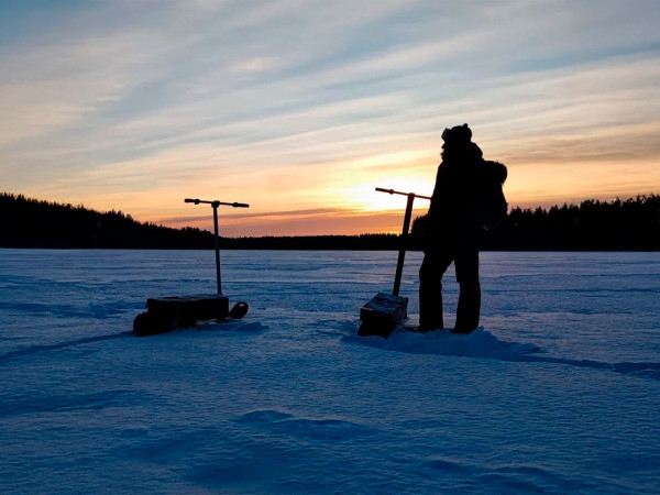 Polar Night Electric Snow Scooter Ride